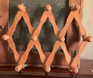 Vintage Wood Accordion 10 Thick Peg Wall Hanger Hanging MCM Farmhouse Cottage