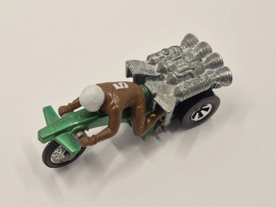 Hotwheels Rrrumblers Minty Fresh Green Roamin' Candle - Image 3 of 4