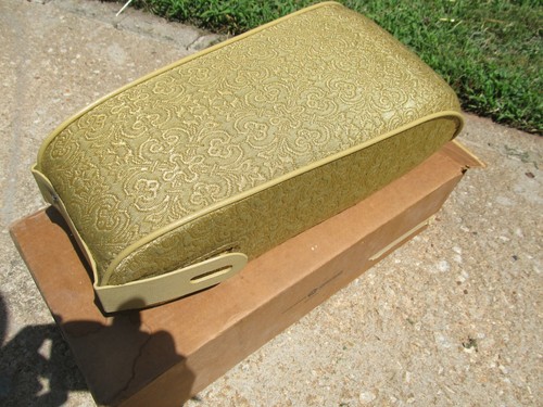 NOS ARMREST Dodge Plymouth B Body GOLD B685KY4 Damask? 1974 Charger? - Picture 3 of 6