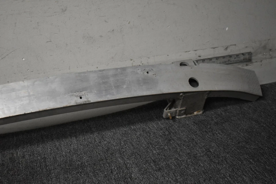 BMW 535I GT 2014-2017 BARRA DE REFUERZO TRASERA OEM de fábrica Foto 3 de 4