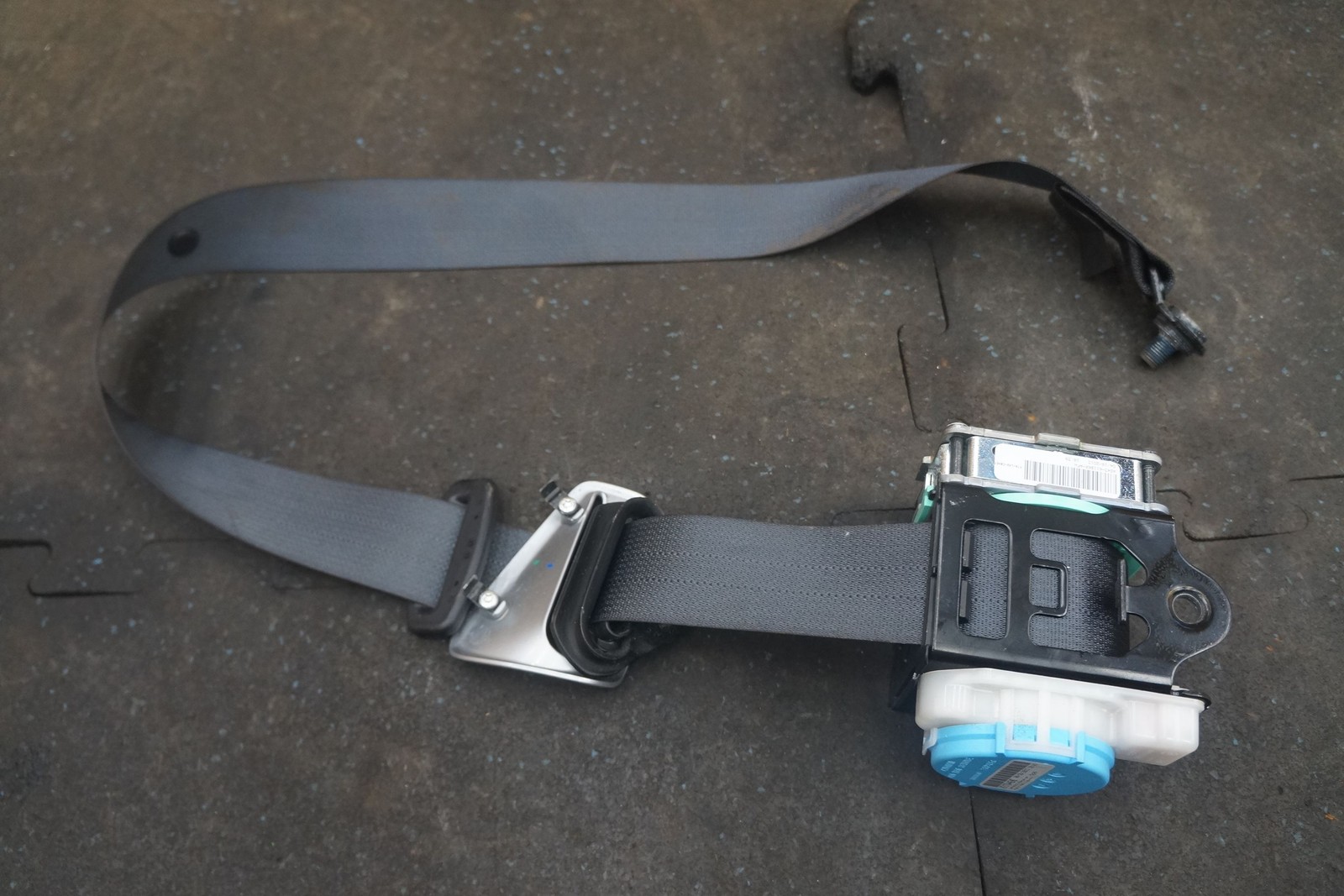 Front Right Seat Belt Retractor AD43-611B68-AFW OEM Aston Martin Rapide S 2014