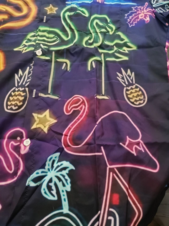 Men's Hawaiian Shirt Neon Flamingos Button-Up Size L Martini Lounge Bowling - Image 4 of 4