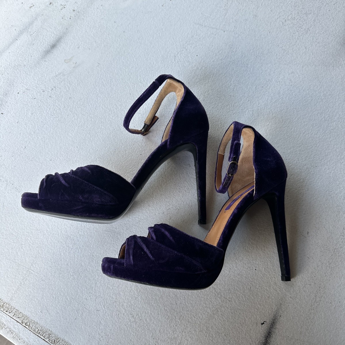 Ralph Lauren purple Label Purple Velvet Heels 3+ Inch Heel Ralph Lauren purple Label Purple Velvet Heels 3+ Inch Heel