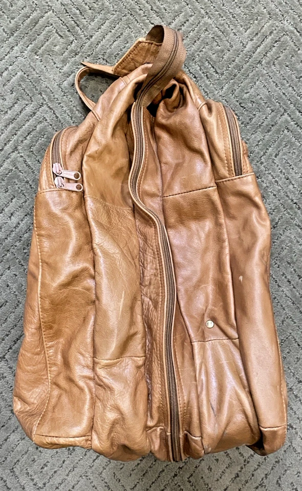 Vintage Leather Garment Bag ~ Suit Carrier ~ Travel Bag ~ Shoulder Strap ~ Men's - Image 3 of 4