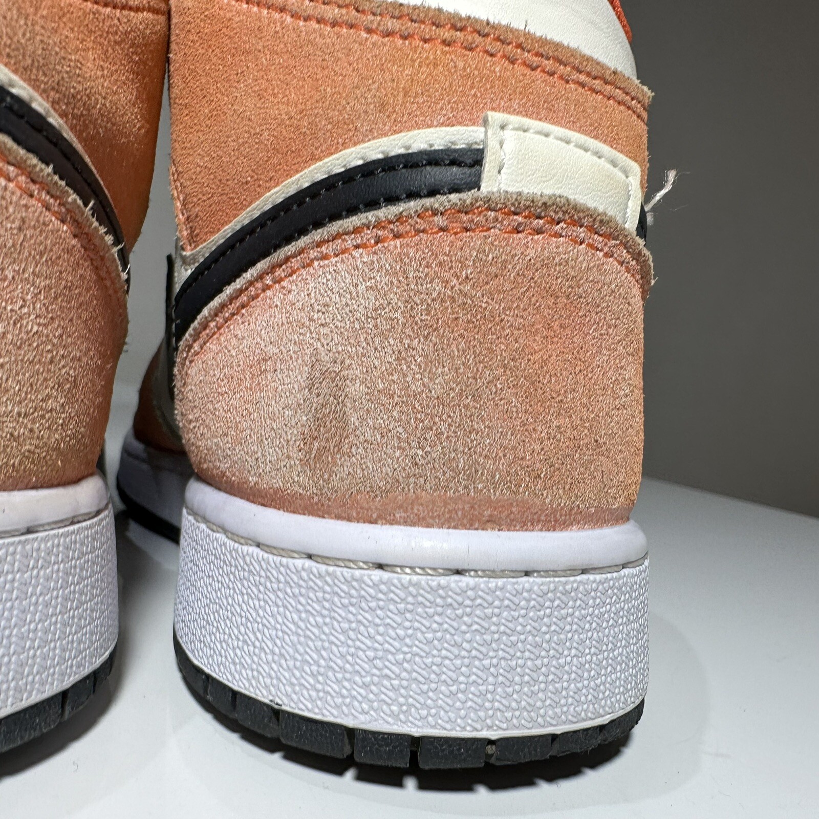 Boys Youth NIKE Air Jordan 1 Mid Orange Suede Sneakers Size 6Y #36662 thumbnail 15