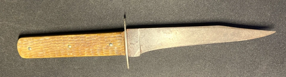 CUCHILLO DE CAZA 1925/1932 ESTUCHE RARO PROTECTOR DE ALUMINIO/ACERO AL CARBONO Y HOJA FIJA HUESO Foto 4 de 4