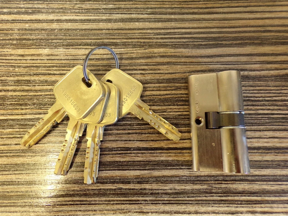 Cylindre de sureté Serial XP 30 x 30 Bricard fourni avec 4 Clés - Réf : 1315070 - Photo 3/3