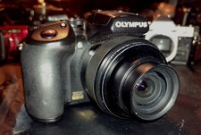 🛑Olympus SP-570UZ IS 🛑FUNZIONA 10 MP fotocamera digitale BELLA Camedia