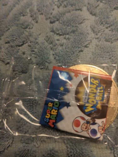 Moneta Wonder Ball Super Mario Bob-omb Bomb mai aperta - Nintendo - Rara - 2020 - Foto 3 di 3