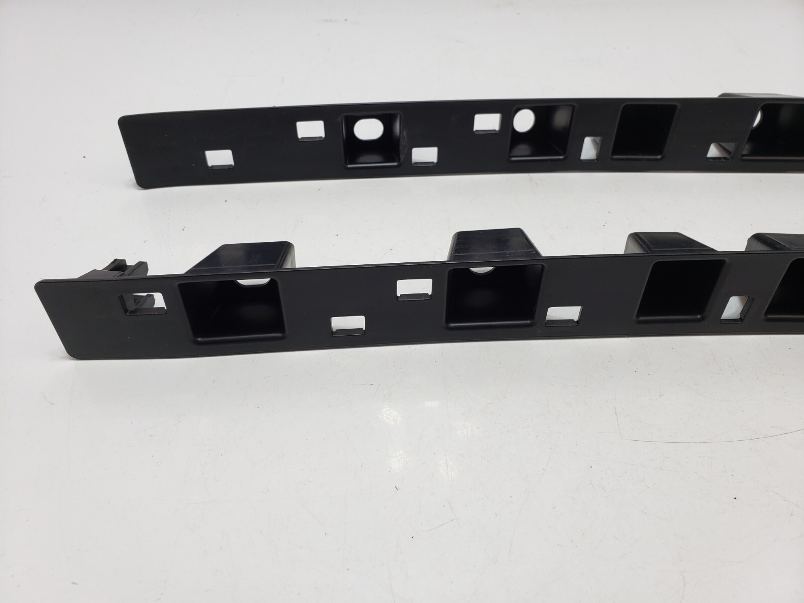 ✅ 10-14 OEM Rolls-Royce Ghost RR4 Rear Left Right Side Door Sill Cover Bracket