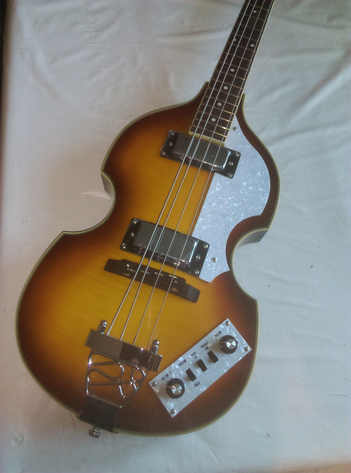 Guitare basse style violon 4/4 vintage pour gaucher et droitier débutant