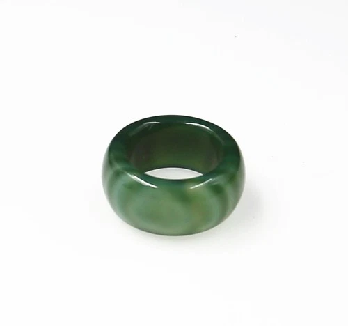 vogue 15 mm width green jade agate jadeite AAA grade thumb ring US 12-13 =UK Y - Picture 1 of 3