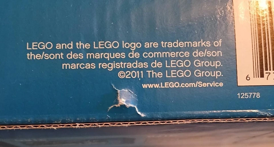 2011, Lego City Airport  3182     (No Box) - Image 4 of 4