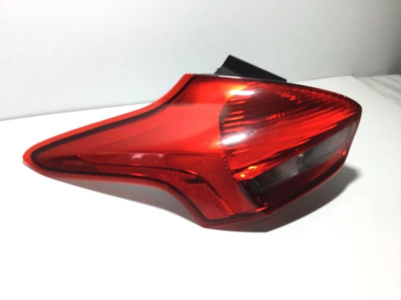 Luz trasera del conductor hatchback incandescente para Ford Focus 25568 15-18 Foto 3 de 4