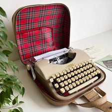 Voss Privat Typewriter | 1960s | Working | Serviced  UPS 3-Day to US/CAN thumbnail