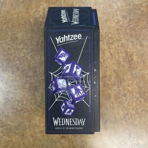 Yahtzee: Wednesday - Addams Family - Dice Game - Picture 7 of 9