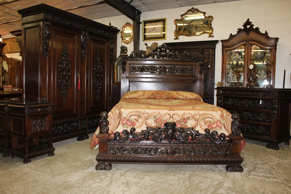 Antique Carved Italian Walnut 1800's Five Piece Queen Bed Bedroom Set - Image 4 of 4