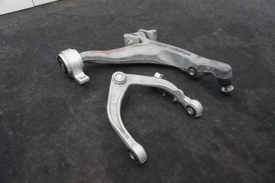 Juego 2 Brazos de Control Superior e Inferior Delanteros Derecho 32381881 32395243 Volvo XC90 2020-24 Foto 2 de 4