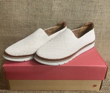 NIB Cobb Hill CJ0930 Women's Camryn Washable Vanilla Knit Slip-On Shoe