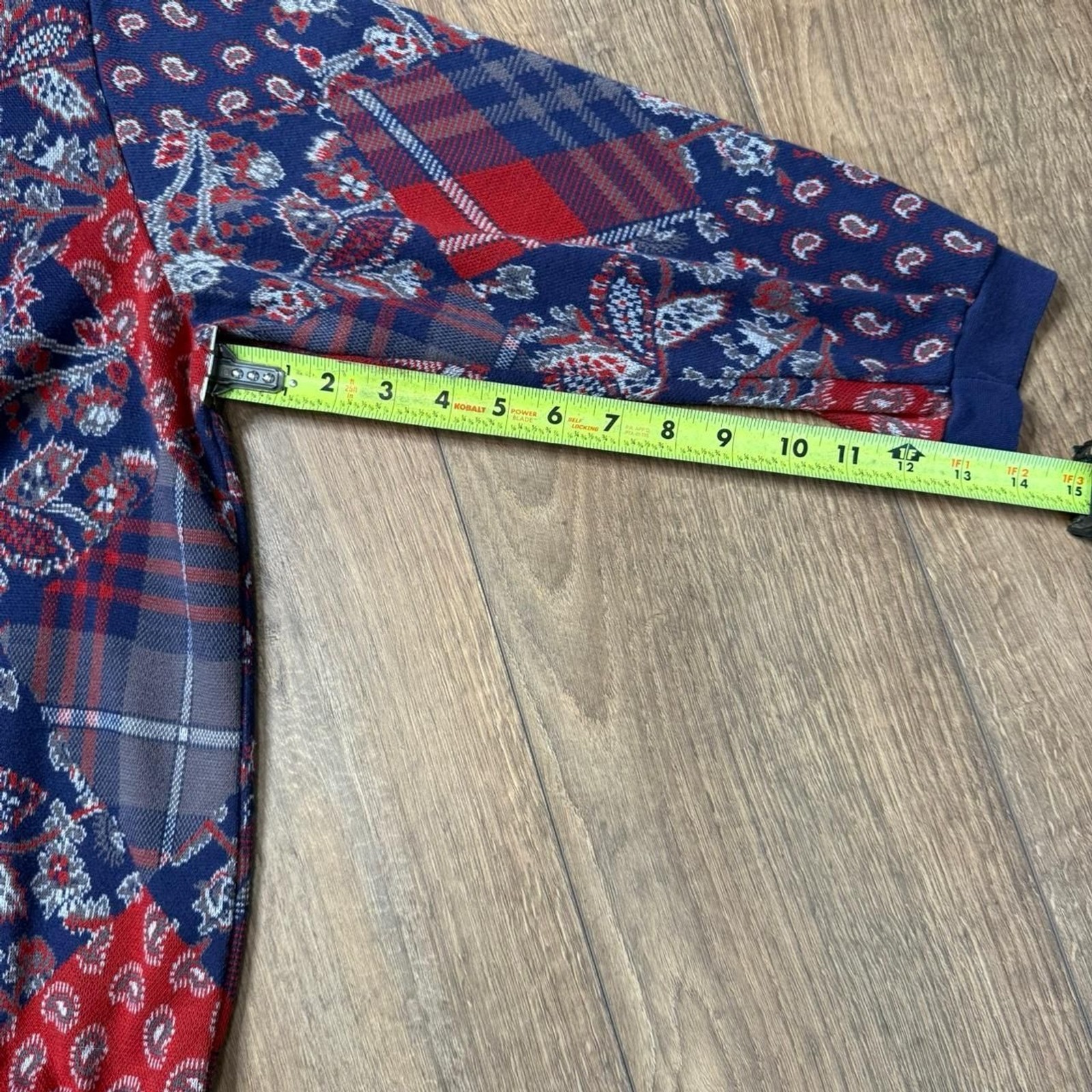 Soft denim shoulder button top with patch design - image 5