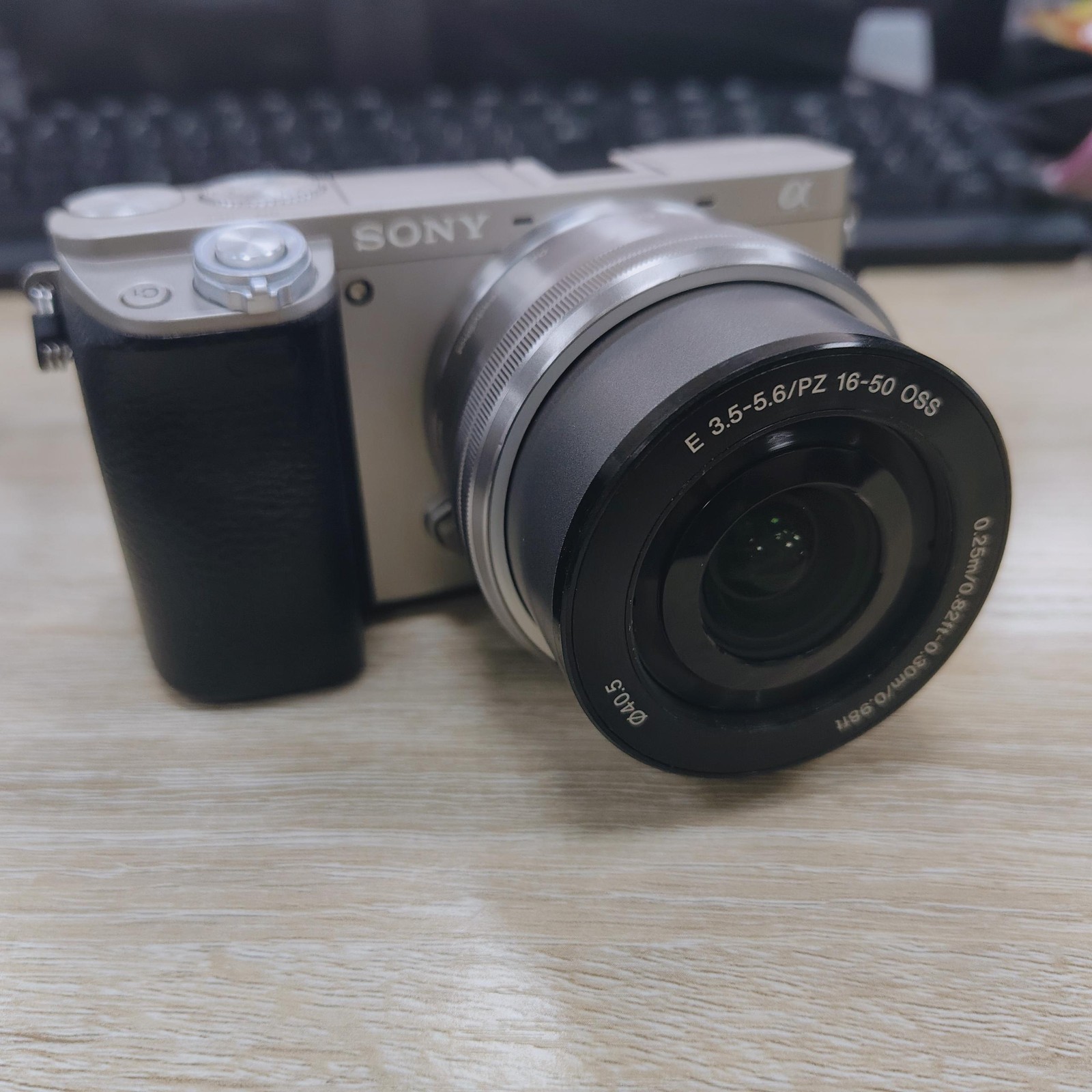 Sony Alpha A6000 24.3MP Mirrorless Camera w/16-50mm Lens Kit Silver 95%New