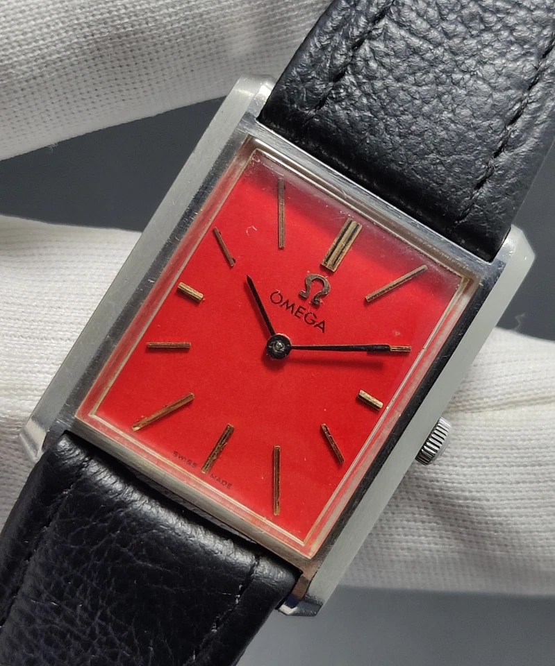 RELOJ SUIZO OMEGA 111.004 CUERDA MANUAL ''FORMA TANQUE'' CAL.620 RARO VINTAGE Foto 3 de 4