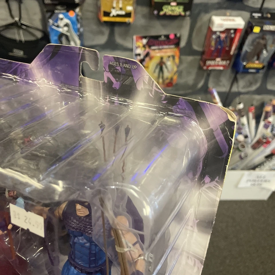 Figura de acción Marvel Diamond Select Classic Hawkeye Collector Edition NUEVA Foto 2 de 4