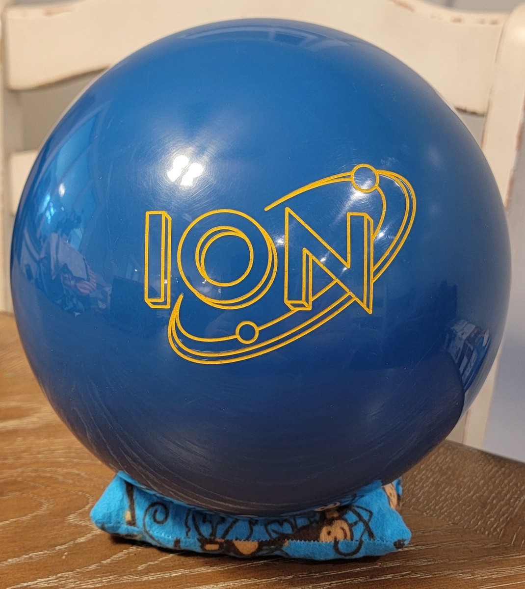 ION PRO ボウリングボール　１５ポント Amazon.com : Storm Ion Pro 15lb : Sports & Outdoors