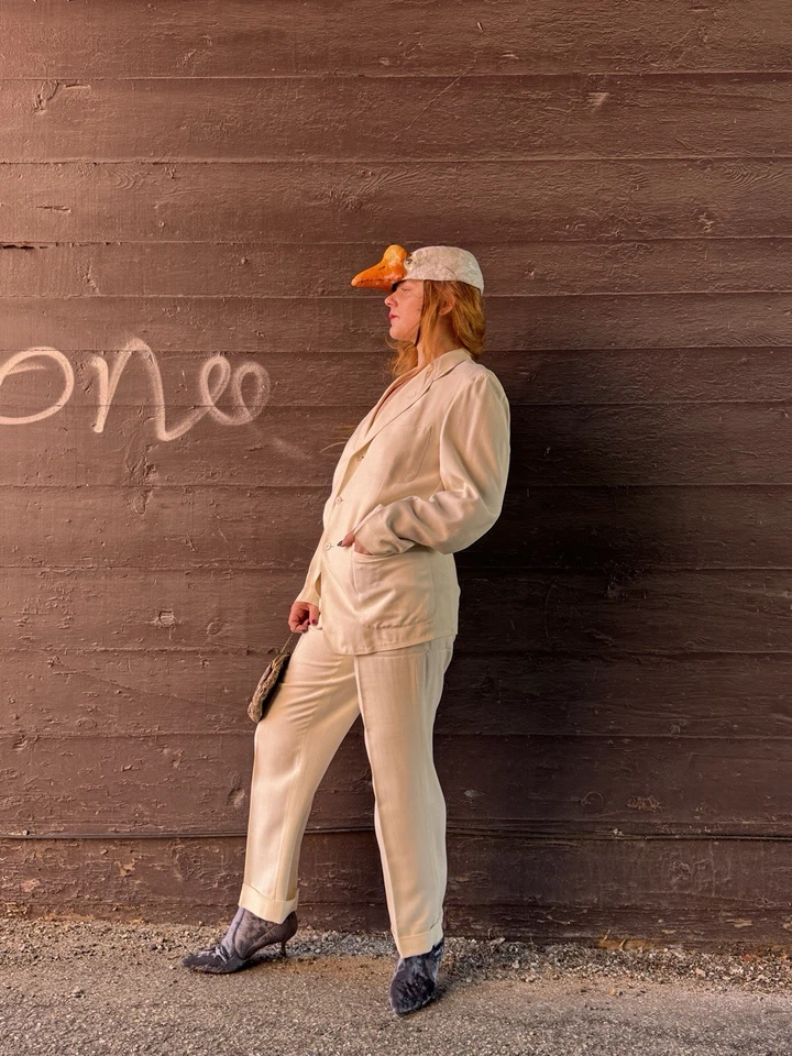 Ropa de hombre de la era de mediados de siglo - Traje de dos piezas blanco de tela de playa de palma - Foto 2 de 4