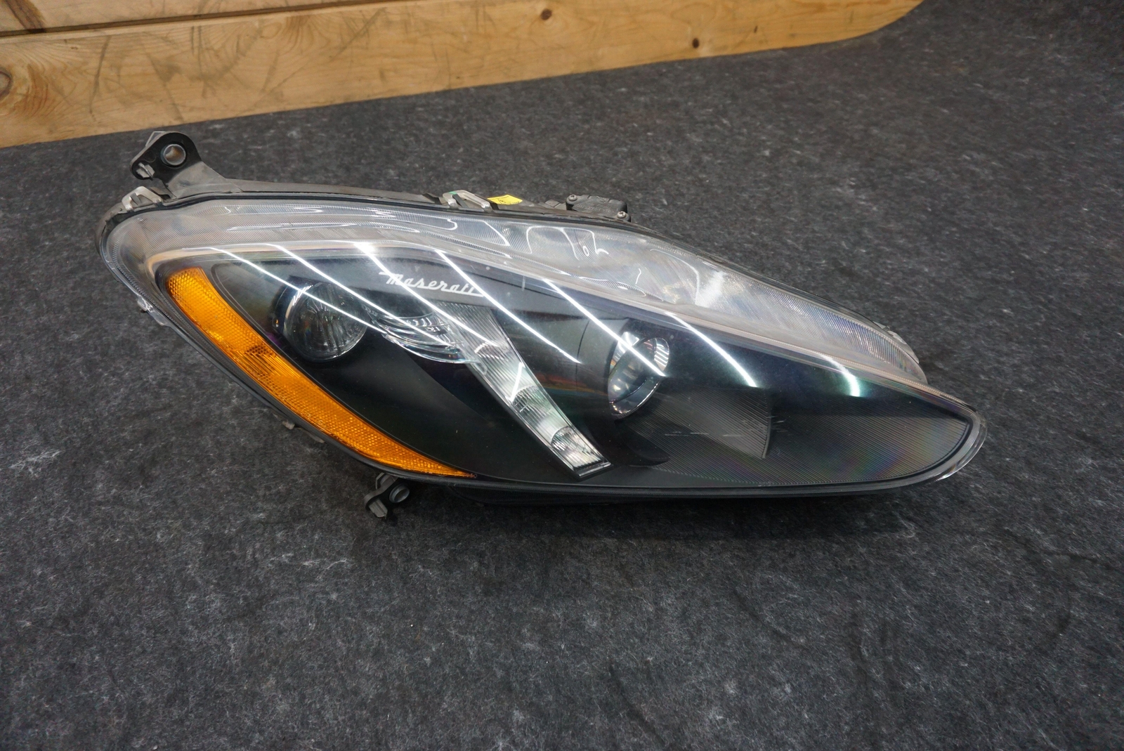 Front Right Xenon Headlight Headlamp 294586 Maserati Granturismo 2013-17 *Note