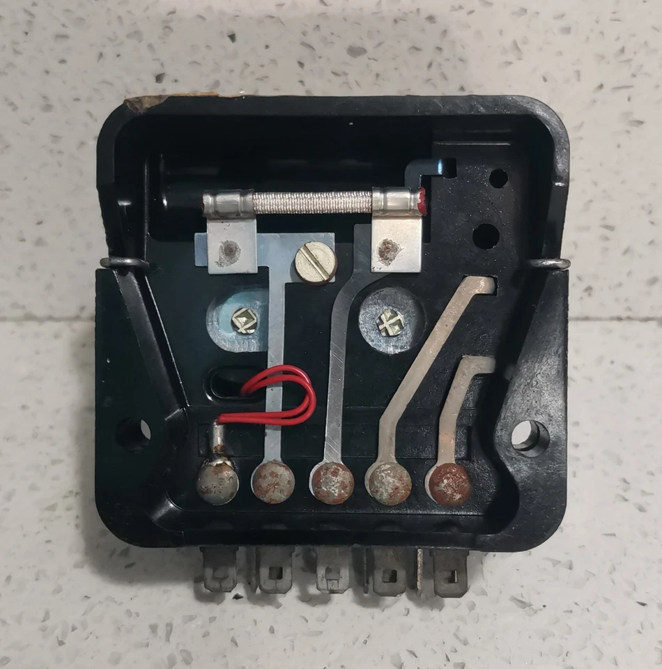 Classic Car New Old Stock AC Delco Regulator Control Box RE2 PM1842 - Image 4 of 4