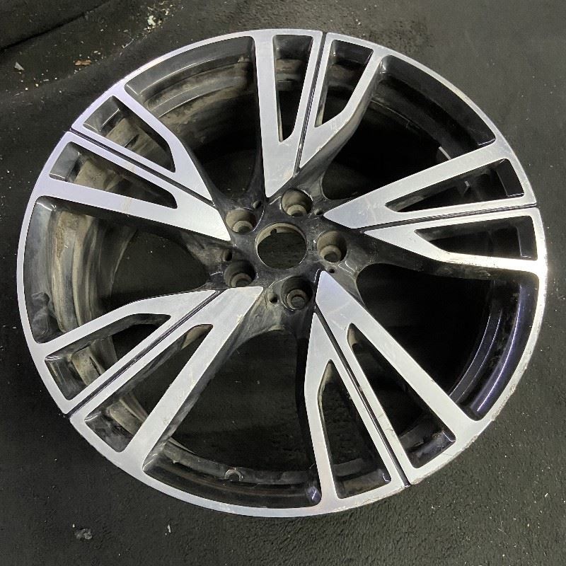 BMW i8 2014-2017 Rear Right Wheel Black P/N 56086205