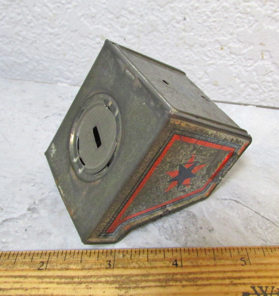 как выглядит Vintage J chein dime bank tin toy, cash register style, faded missing parts фото