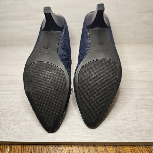 Karen Scott Womens Meaggann Pointed Toe Slip On Pumps navy size 8W - Picture 3 of 3