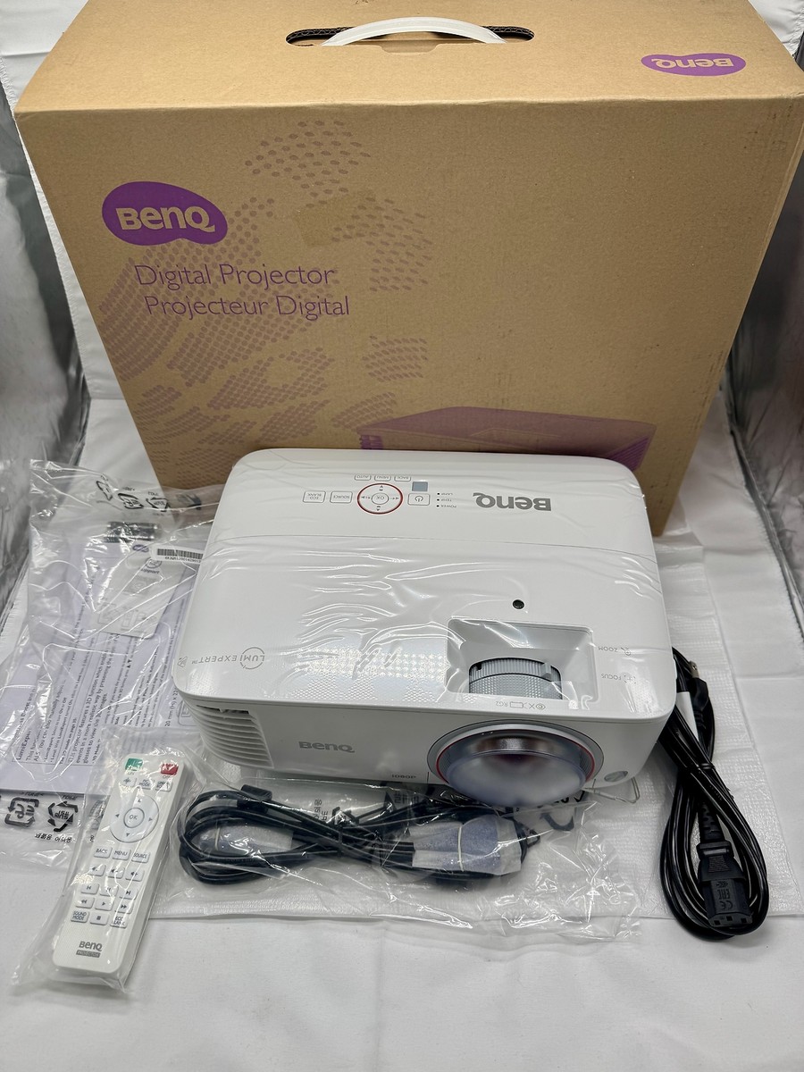 BenQ TH671ST 1080p DLP 3000lm Home Entertainment Projector BenQ TH671ST 1080p DLP 3000lm Home Entertainment Projector