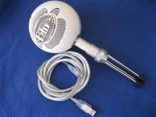 Blue Snowball Ice USB Microphone with stand, White