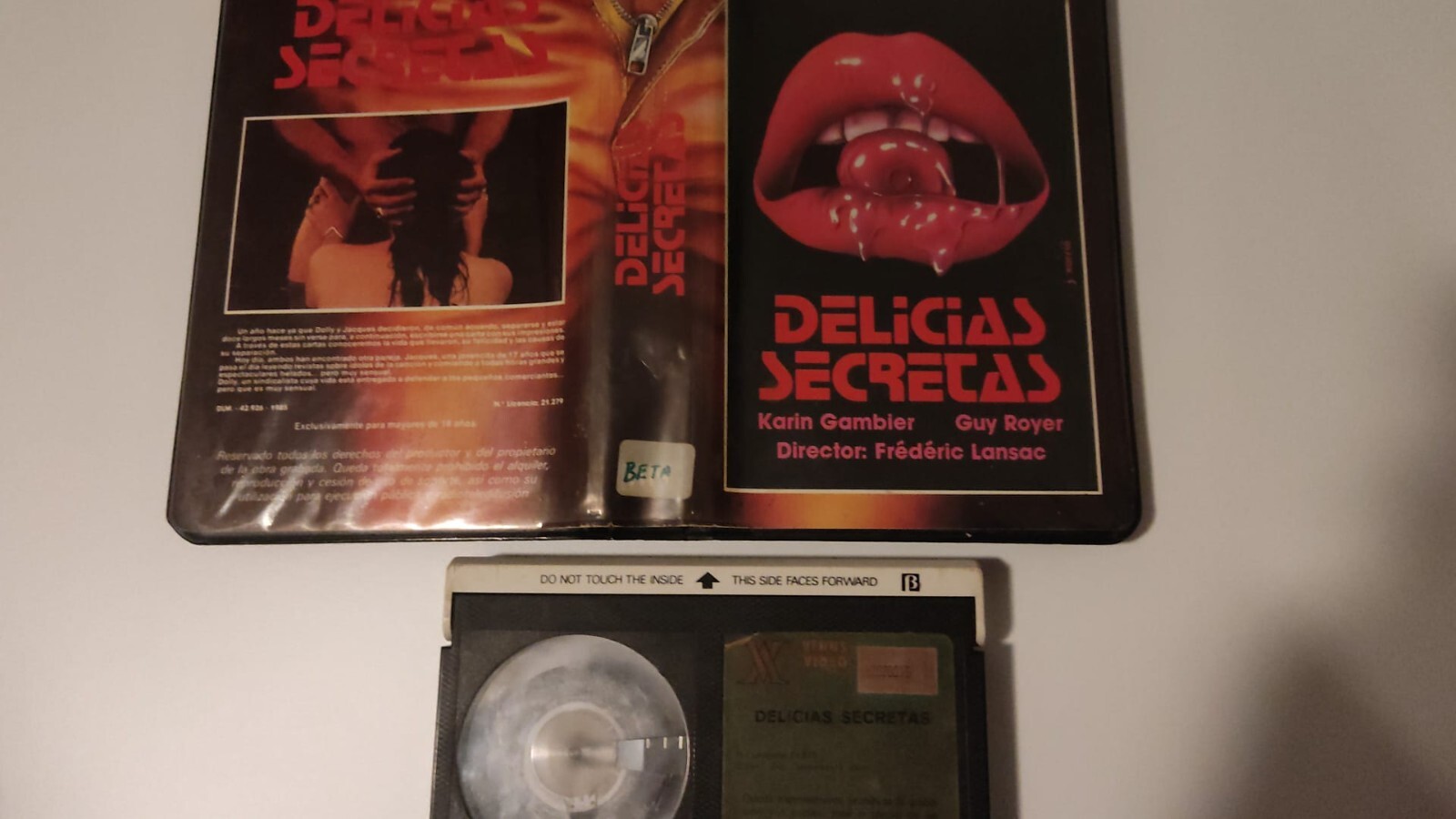 DELICIAS SECRETAS CINTA BETA MIRAR BIEN LAS FOTOS; TIENE DESPERFECTOS