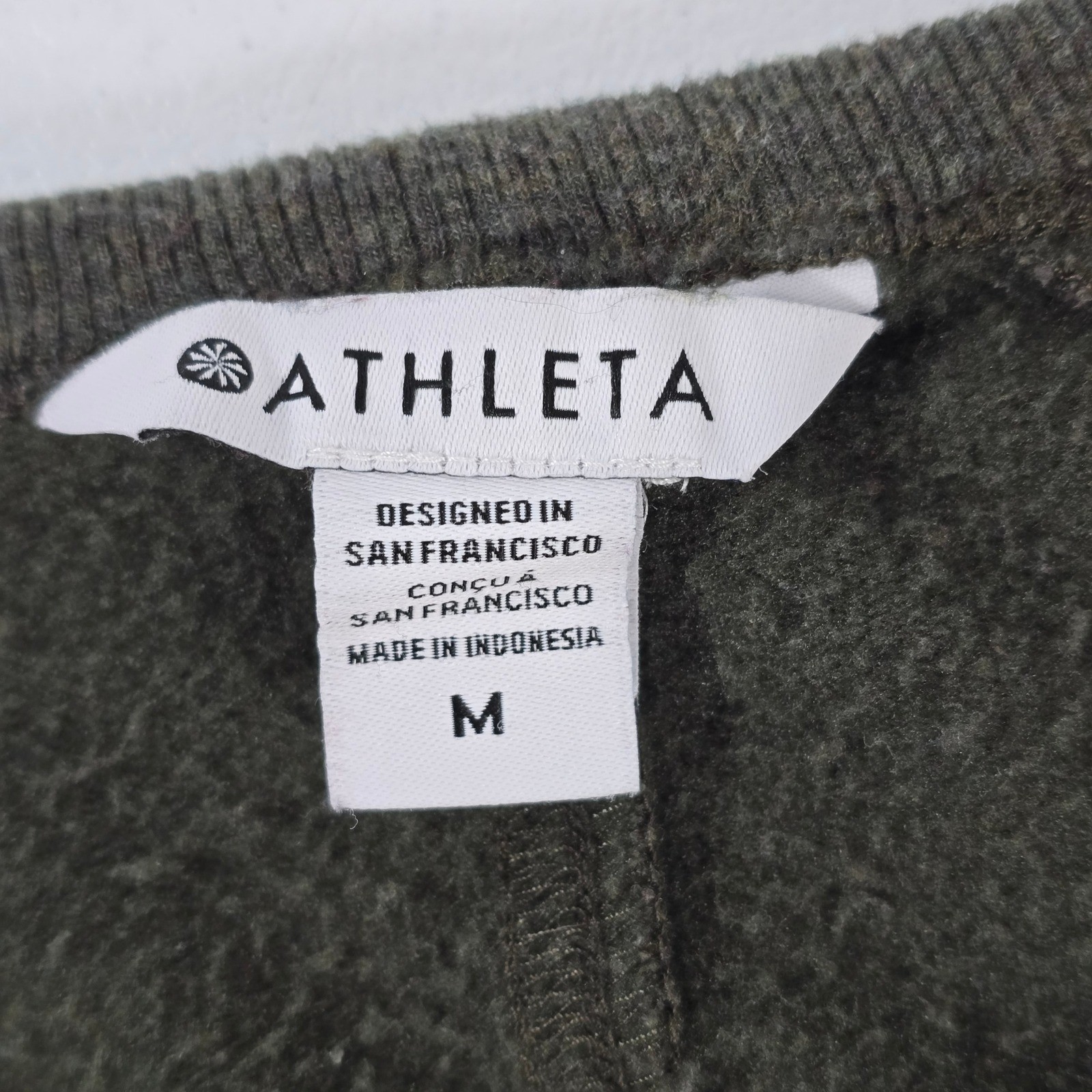 Athleta Ditch The Basic Crew Neck Sweatshirt Oliv… - image 4