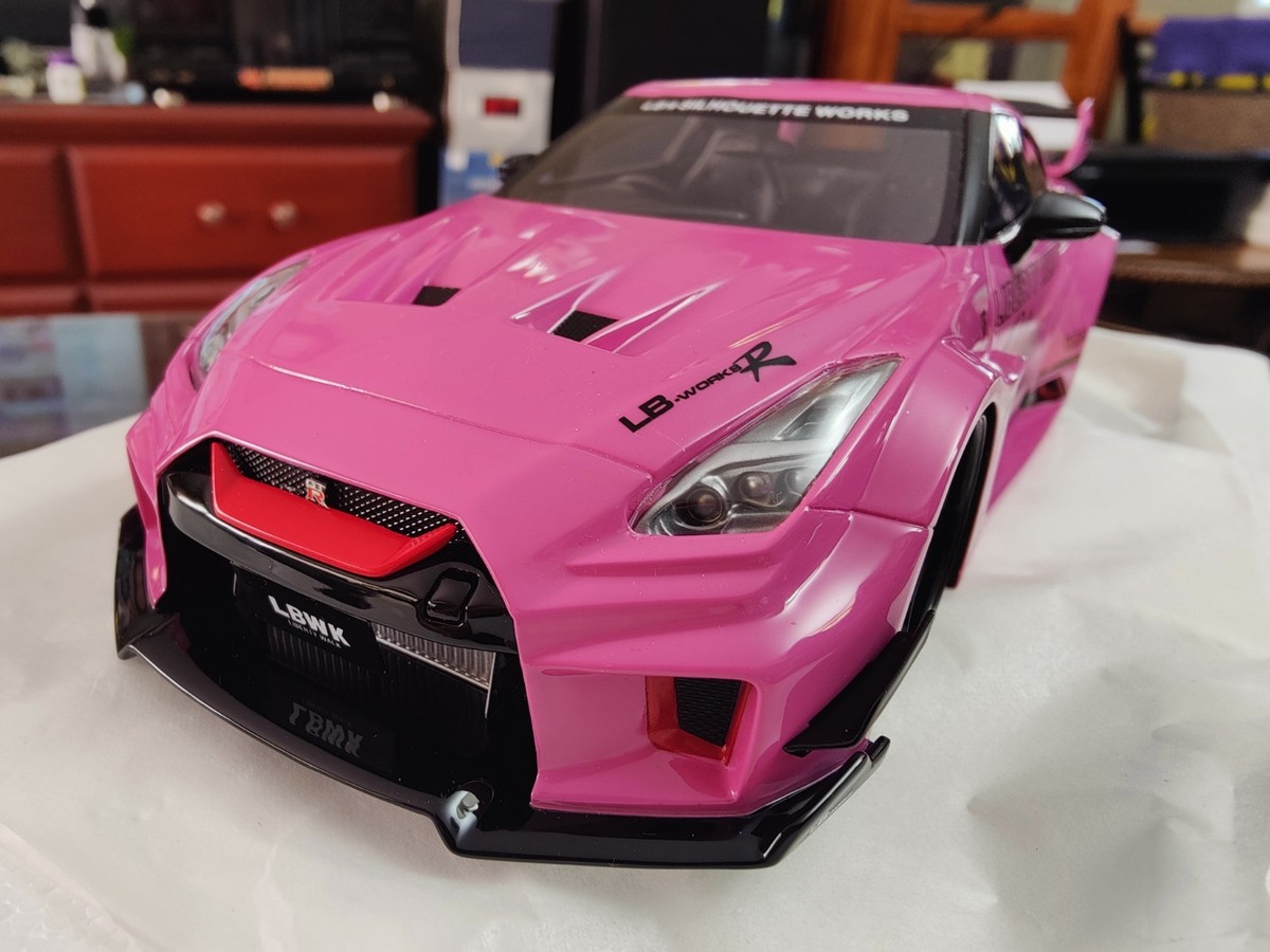 1:18 Top Speed Nissan 35GT-RR LB-Silhouette Works Pink Resin New