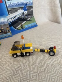 LEGO City: Passenger Plane Airport (3181 - missing 2 mini figures)