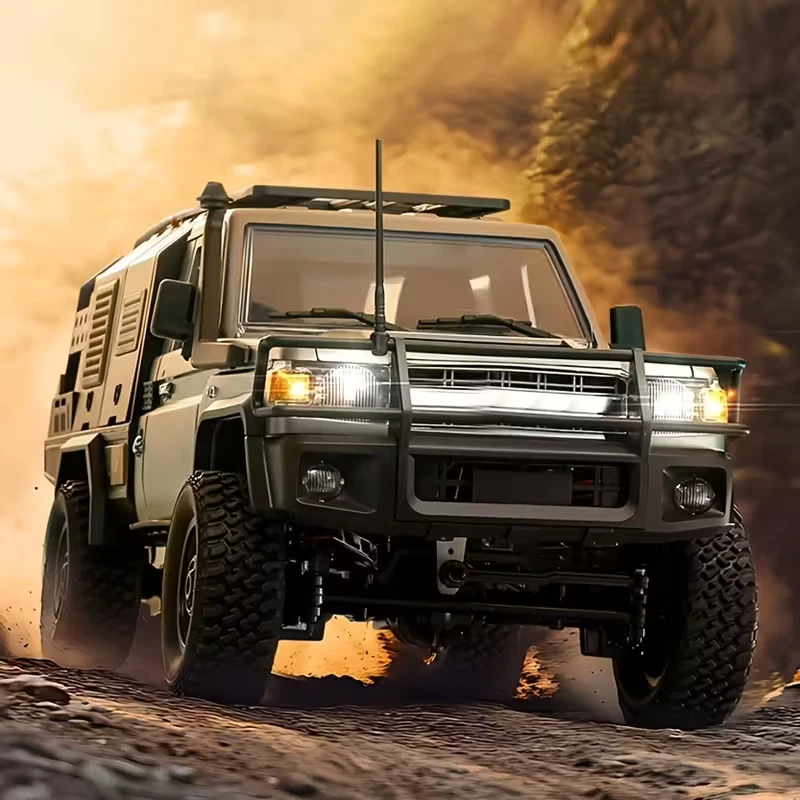 2.4G Full Scale Pickup Short Truck 4WD Climbing Car RC Remote Control Toy - Image 2 of 4