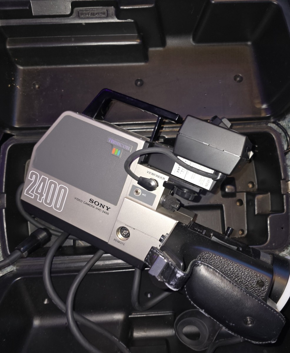 Vintage 1980's Sony Trinicon HVC-2400 Professional Camcorder W