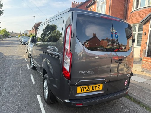 FORD TRANSIT 280 ECOBLUE CUSTOM CAMPER VAN - PROFESSIONAL CONVERSION - Picture 6 of 24