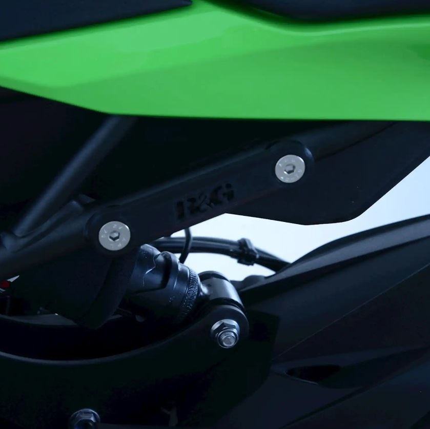 R&G Rear Foot Rest Blanking Plates Black (Pair) Kawasaki ZX-4R 2023