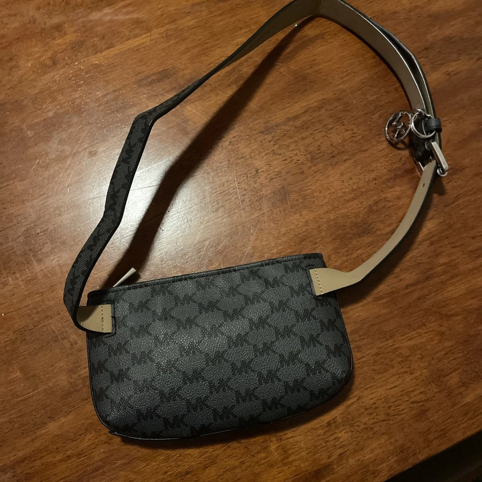 NEW Michael Kors Signature Belt Bag Black And Grey Size S/M NWOT  - Image 3 of 4