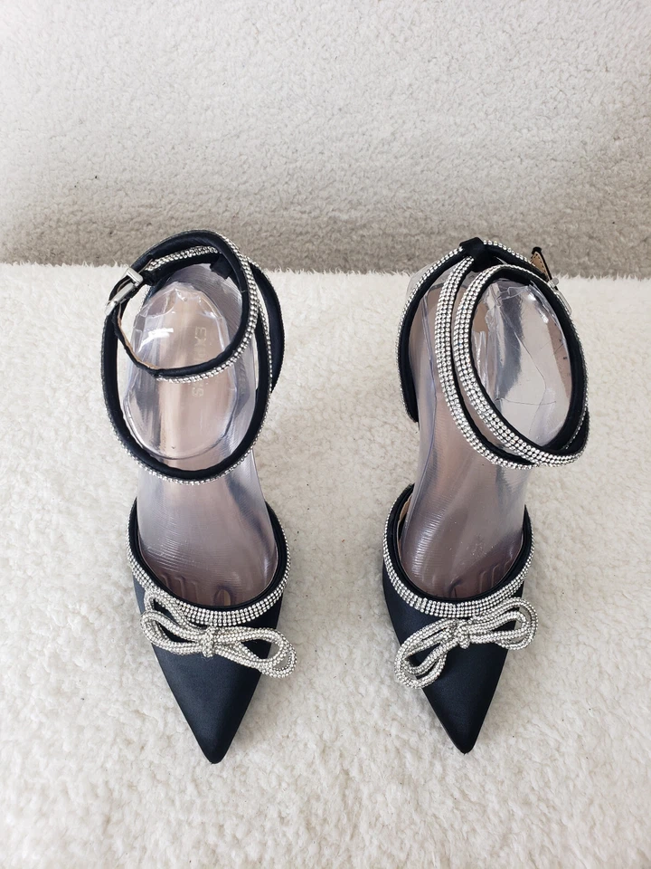 Zapatos de salón Express para mujer 8 negros con lazo de pedrería doble correa en el tobillo punta Foto 3 de 4