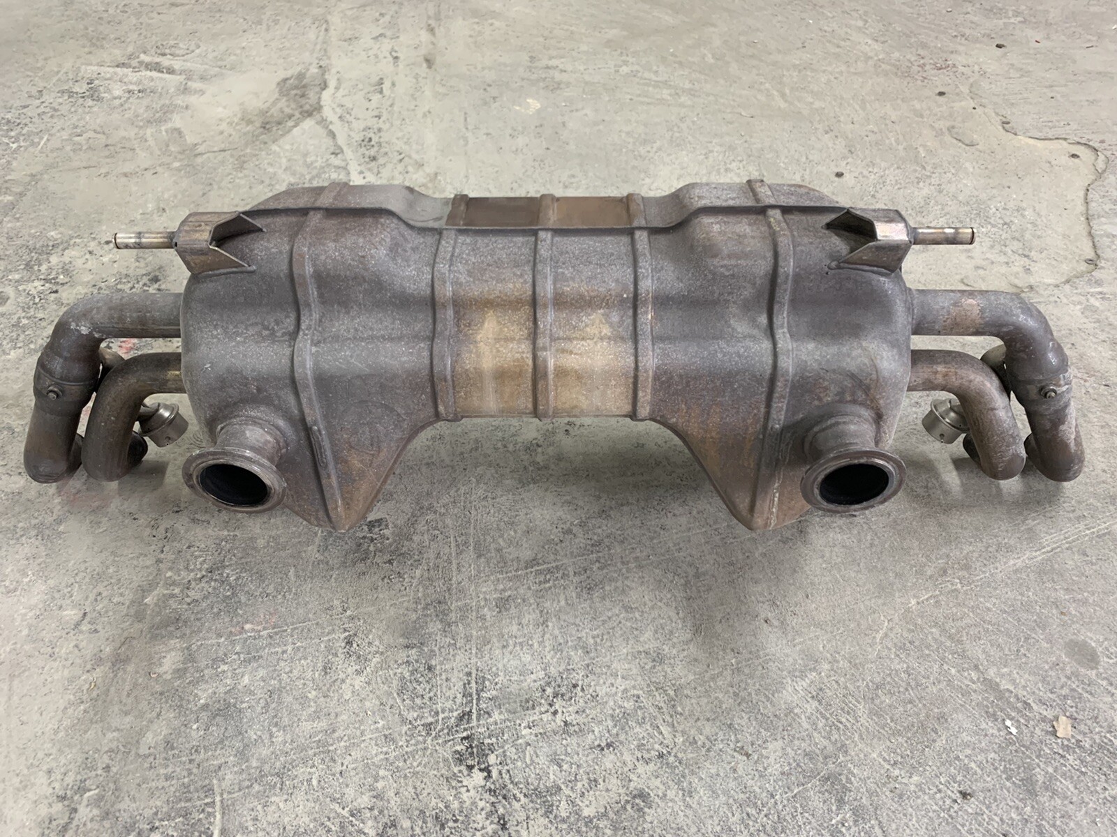 AUDI R8 4.2L  Spyder FACTORY EXHAUST MUFFLER SYSTEM