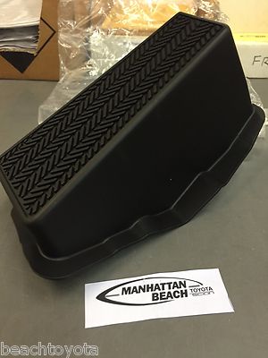 NEW 03-07 LAND CRUISER DRIVERS FOOT REST WITH CLIPS 58190-60120
