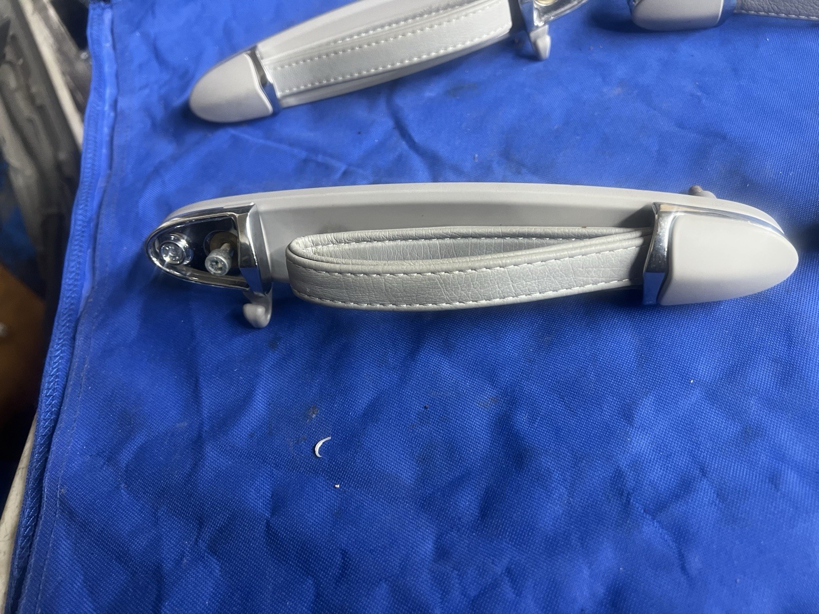 2003-2013 maserati quattroporte set of 4 gray front & rear grab handles OEM 04