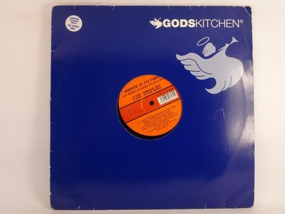 QUEENS IN THE HOUSE DJS'S MOODELL & ELVIRA VS LISA PIN UP (42) 2 Track 12'' Singl